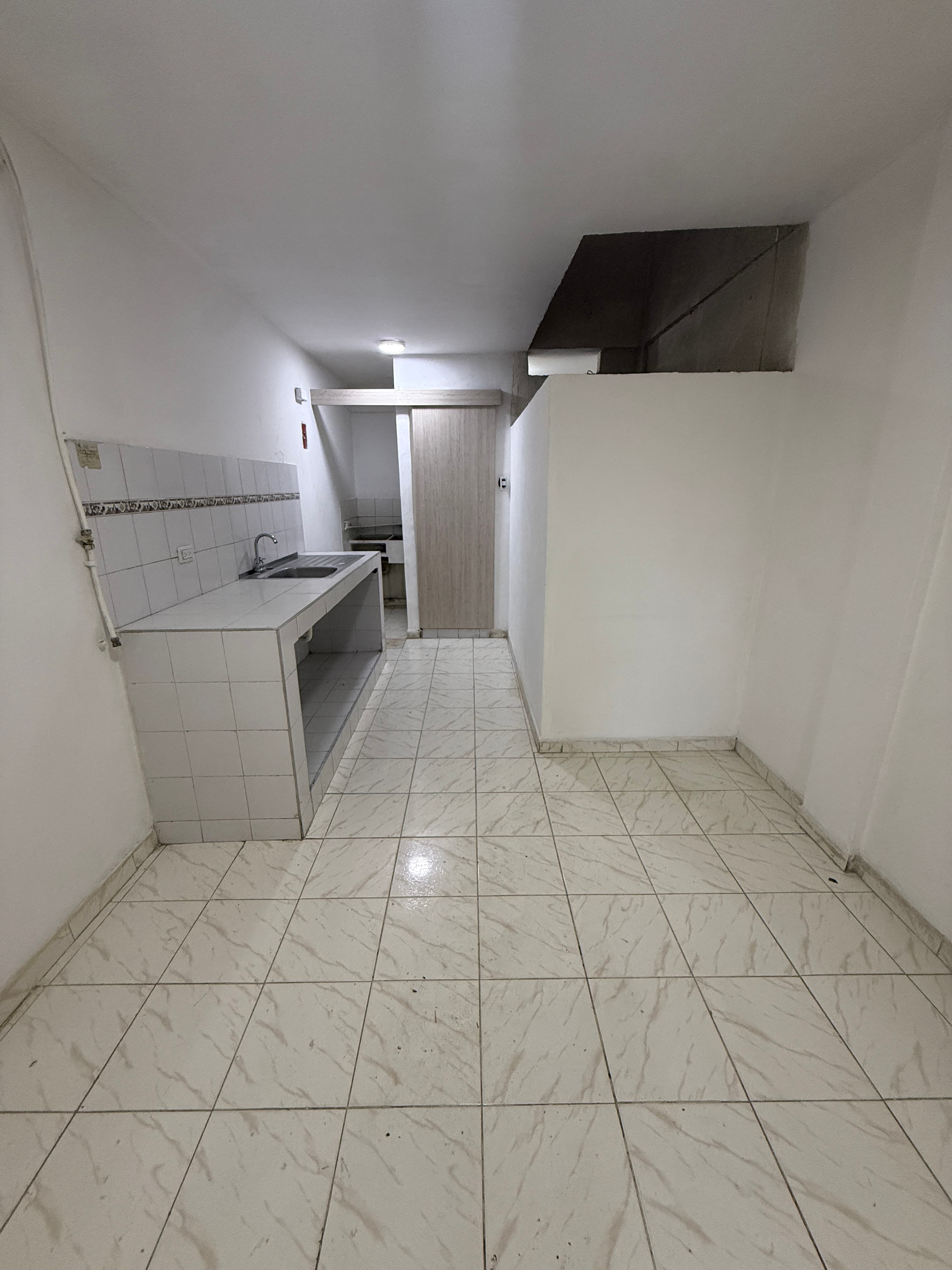 APARTA ESTUDIO EN BELARCAZAR 401